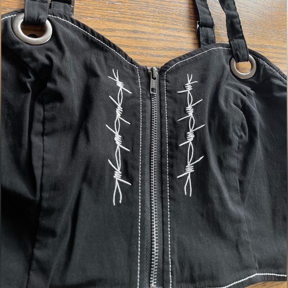 Hell Bunny Barbed Wire Gothic Crop Top - Picture 4 of 6